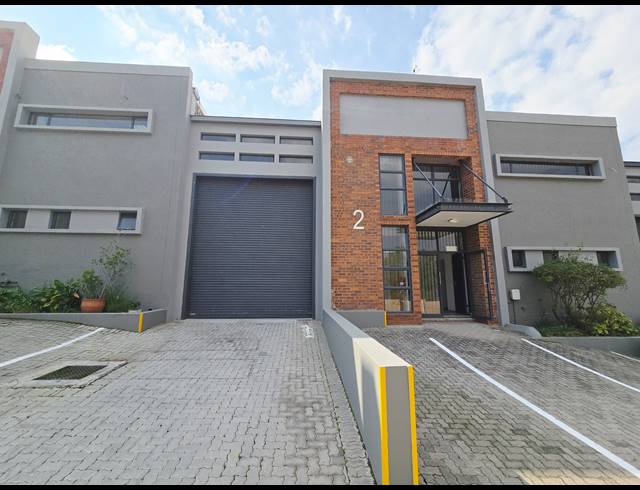 363M² WAREHOUSE TO LET IN OLIVEDALE
